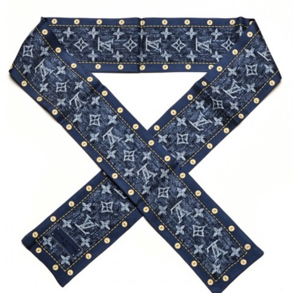 💯% Authentic LOUIS VUITTON
Silk Monogram Denim Bandeau Blue✨ - Picture 3 of 13